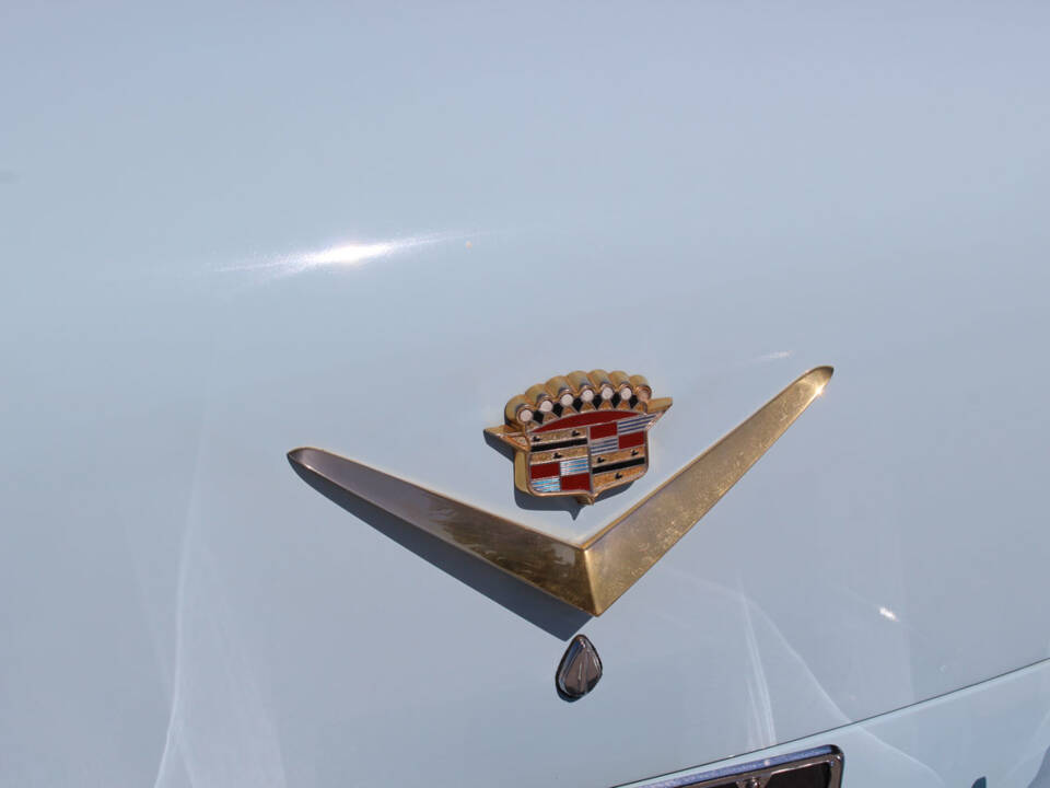 Image 21/45 of Cadillac 62 Sedan (1953)