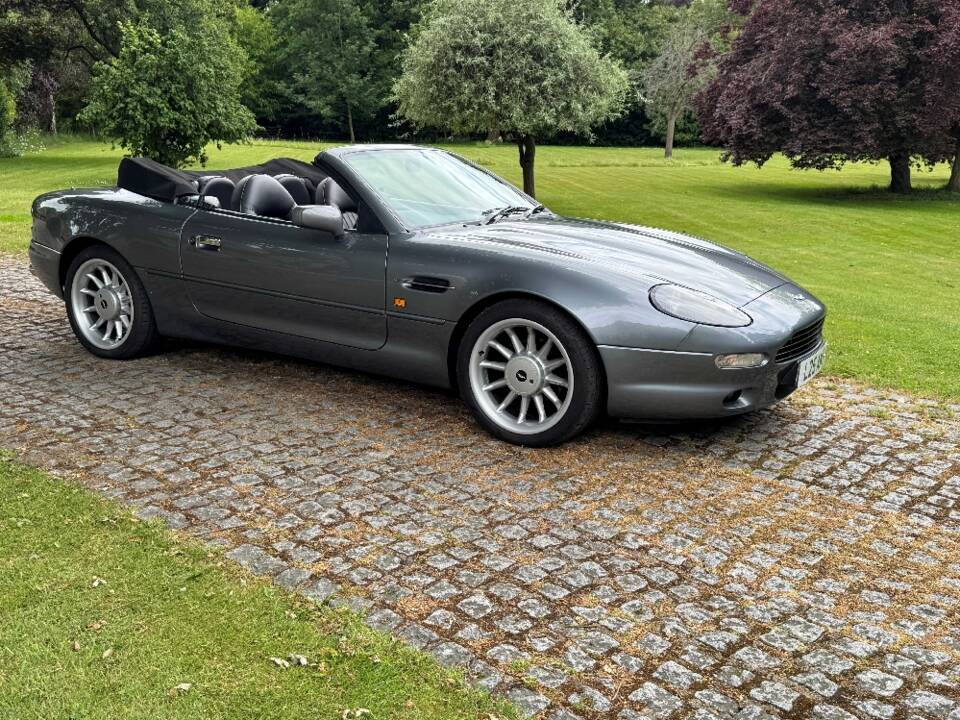 Image 2/28 of Aston Martin DB 7 Volante (1997)