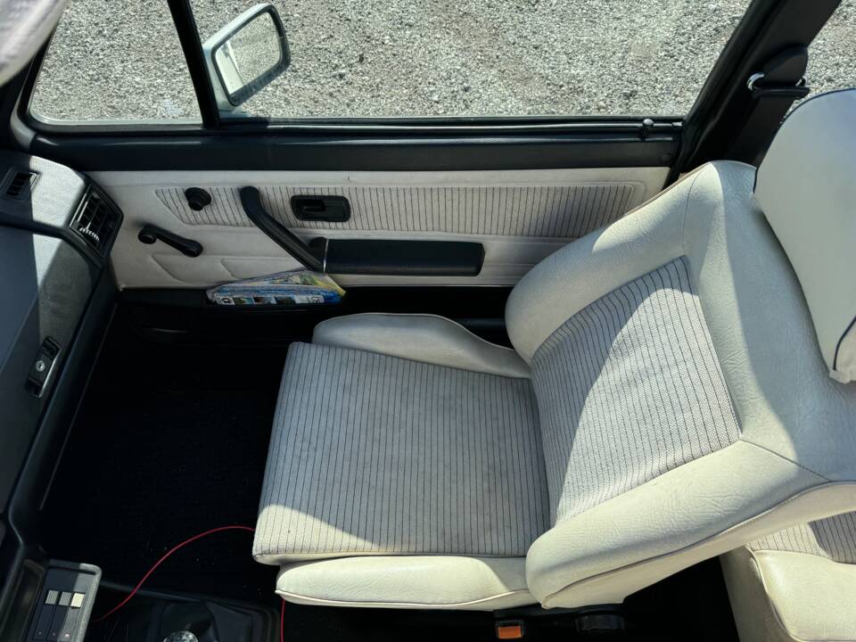Image 12/18 of Volkswagen Golf Mk I Convertible 1.8 (1984)