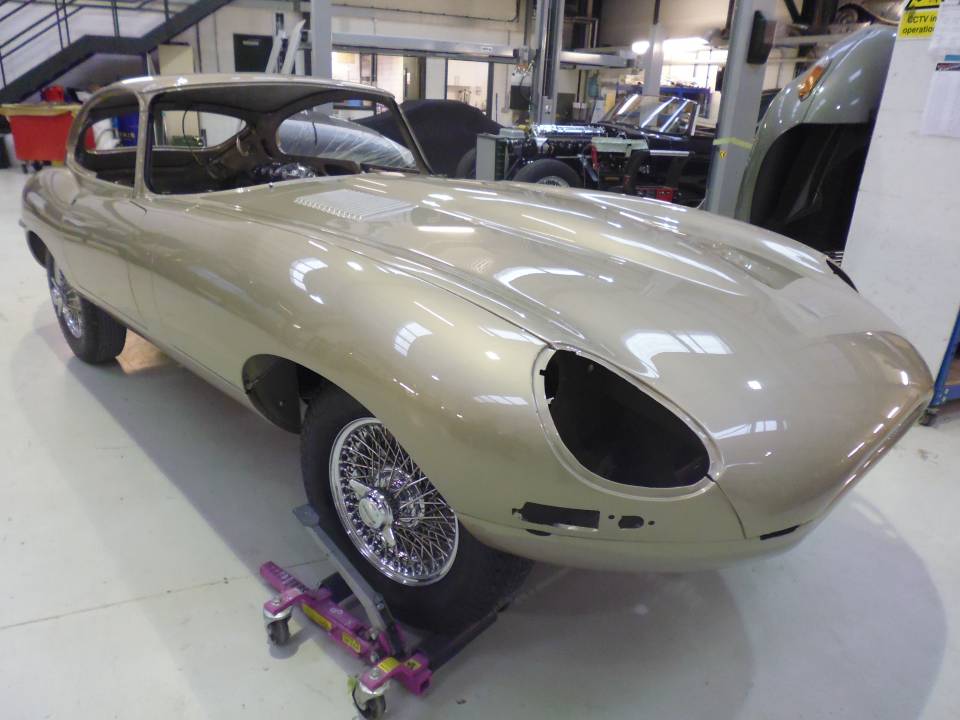 Image 1/4 of Jaguar Type E 3.8 (1964)