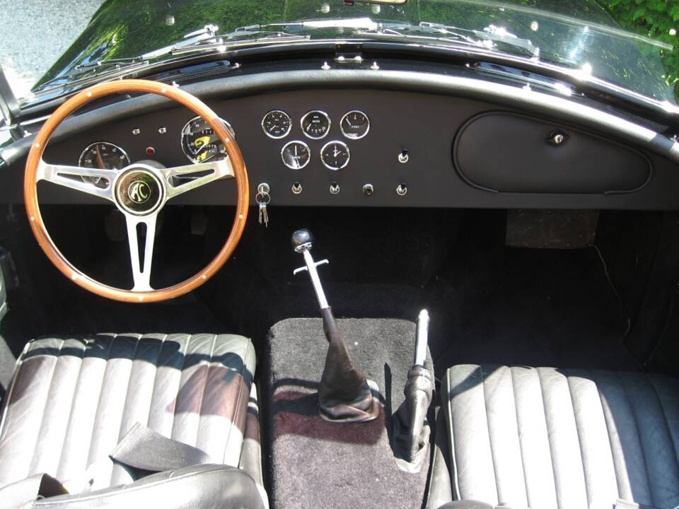 Bild 8/12 von AC Mk IV (1985)