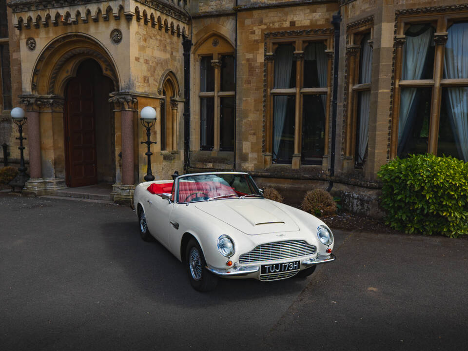 Bild 29/62 von Aston Martin DB 6 Mk II Volante (1970)