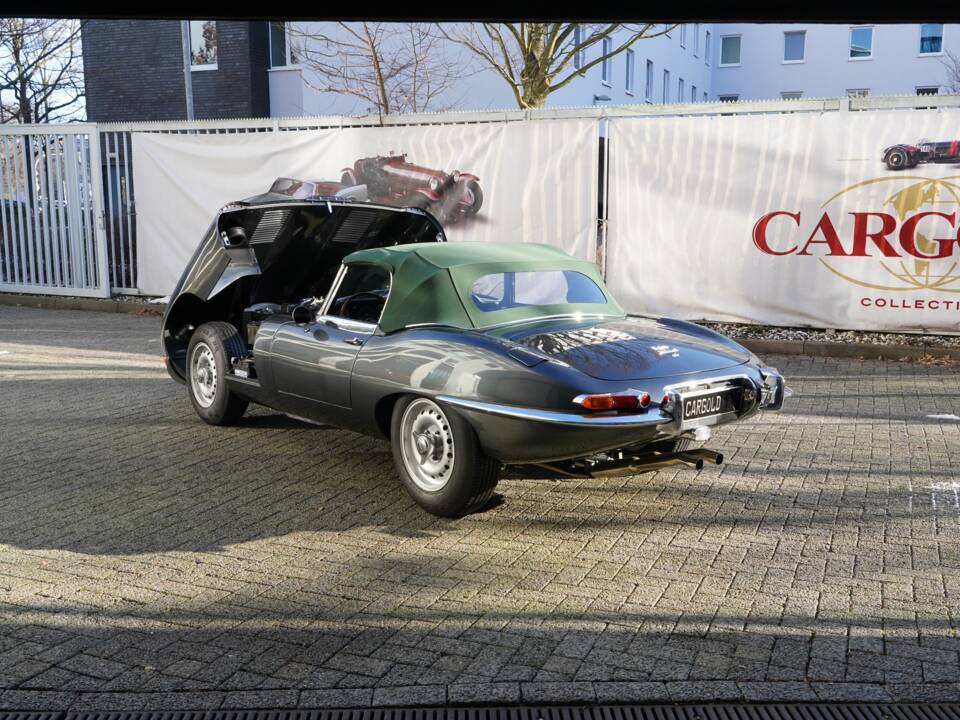 Bild 15/19 von Jaguar E-Type 4.2 (1965)