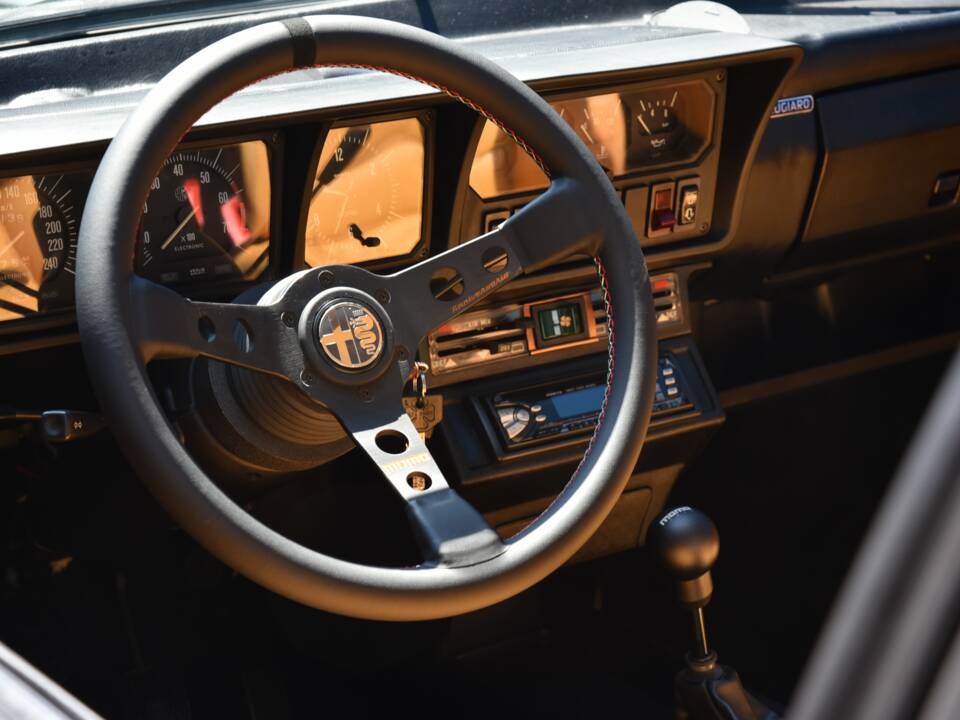 Bild 11/19 von Alfa Romeo GTV 6 2.5 (1986)