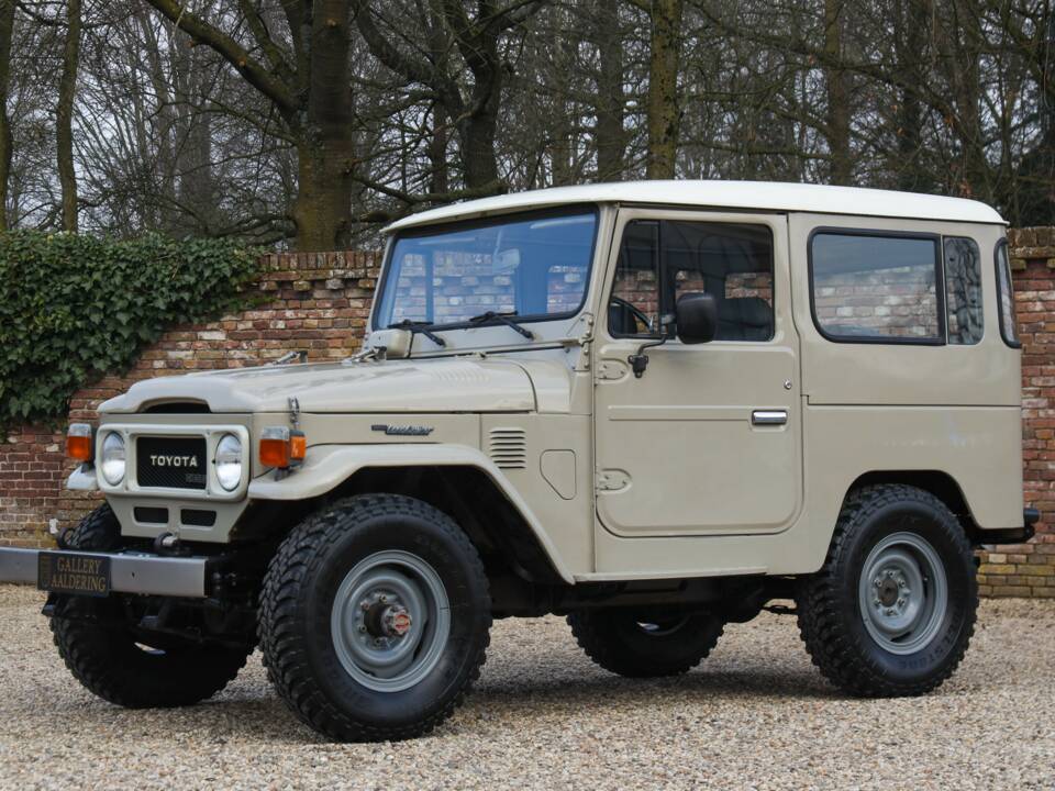 Image 15/50 of Toyota Land Cruiser BJ 40 (1980)