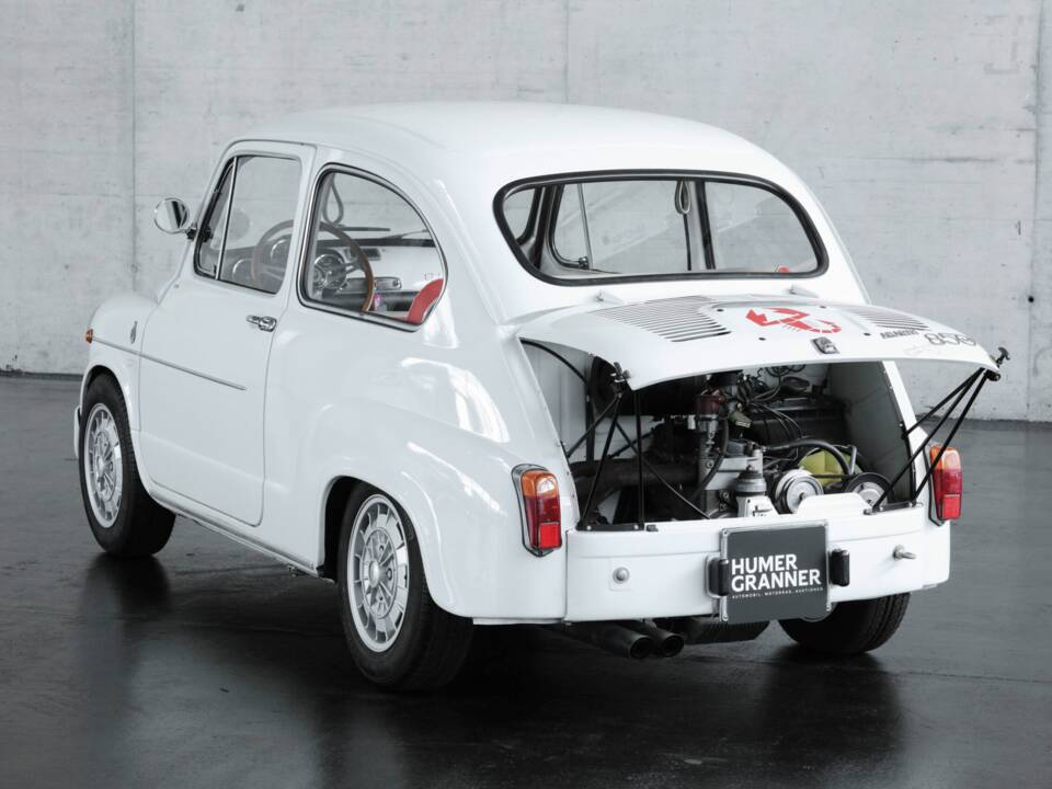 Image 12/47 of Abarth Fiat 850 TC (1965)