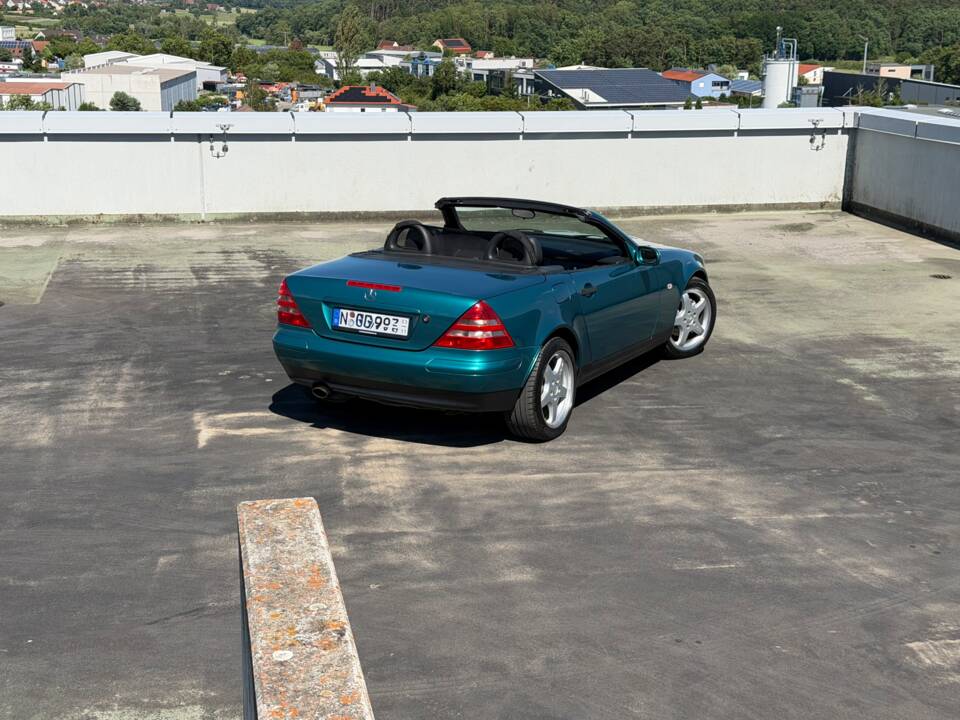 Image 10/17 de Mercedes-Benz SLK 230 Kompressor (1997)