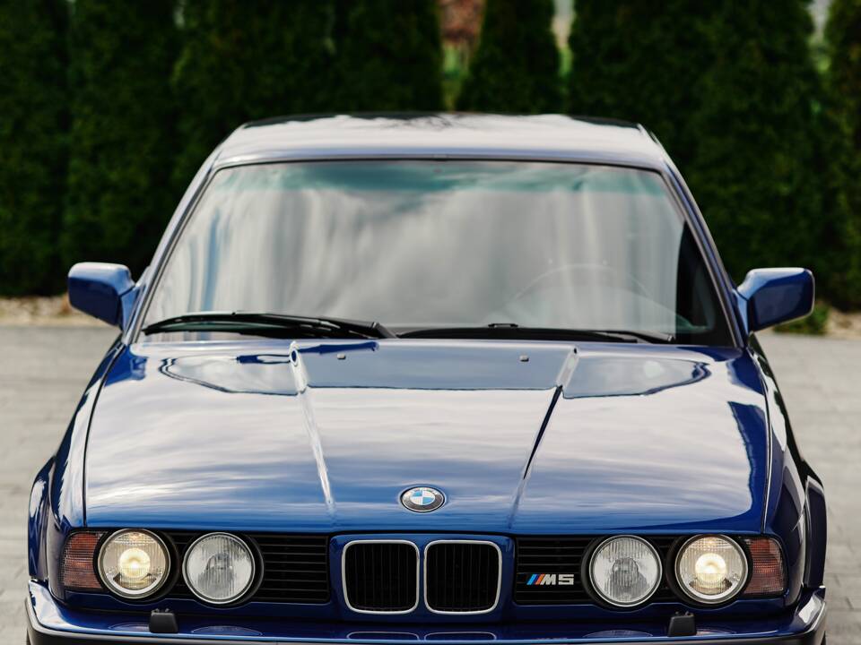 Immagine 17/74 di BMW M5 (1992)