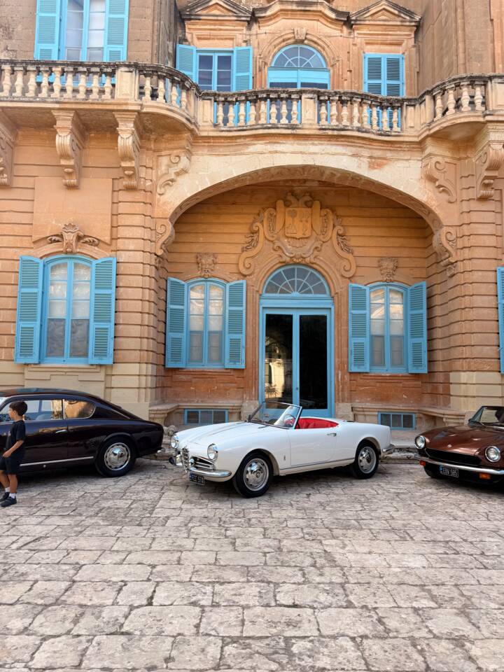Image 3/72 of Alfa Romeo Giulietta Spider (1957)