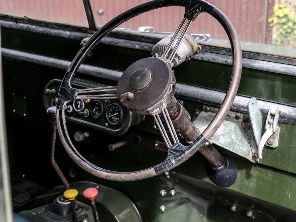 Image 13/34 of Land Rover 86 (1953)