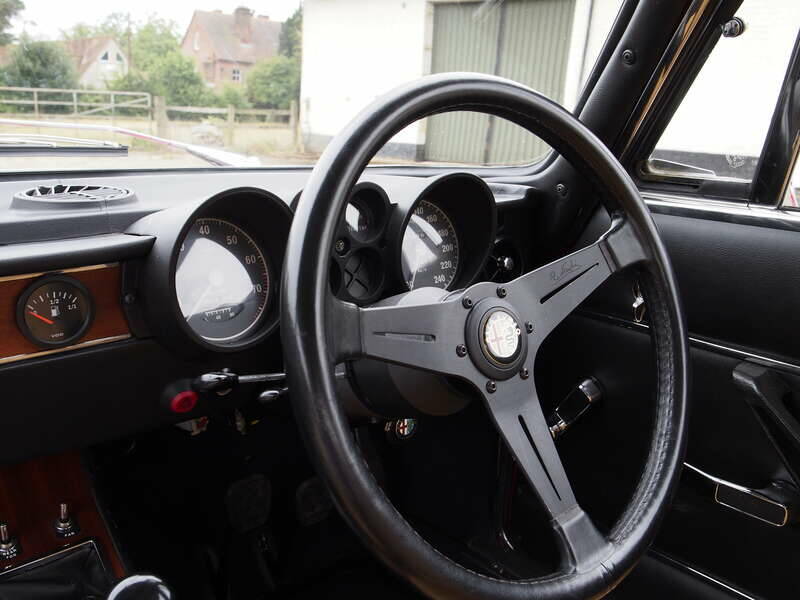 Image 9/49 of Alfa Romeo Giulia 1600 GT Junior (1976)