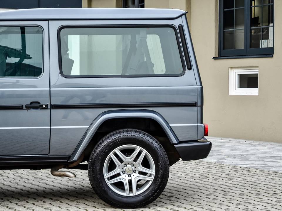 Image 22/34 of Mercedes-Benz G 350 CDI (2010)