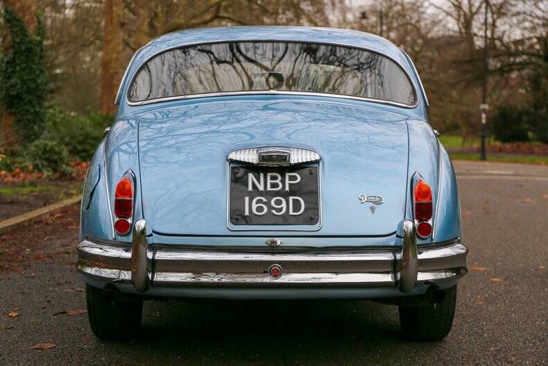 Image 50/50 de Daimler V8-250 (1966)