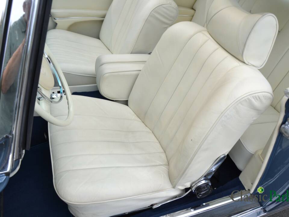 Bild 18/50 von Mercedes-Benz 280 SE 3,5 (1971)