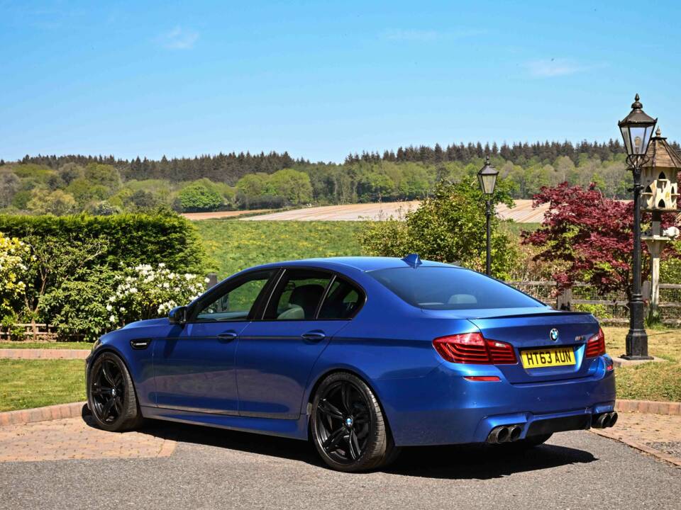 Bild 18/50 von BMW M5 (2014)