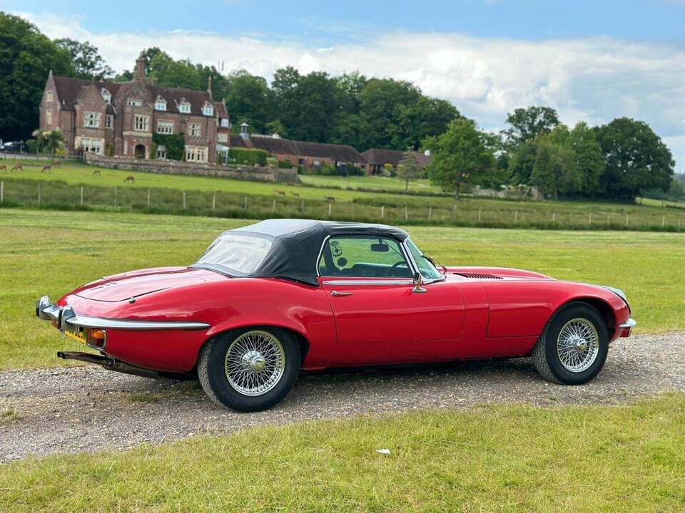 Image 43/49 of Jaguar E-Type V12 (1973)