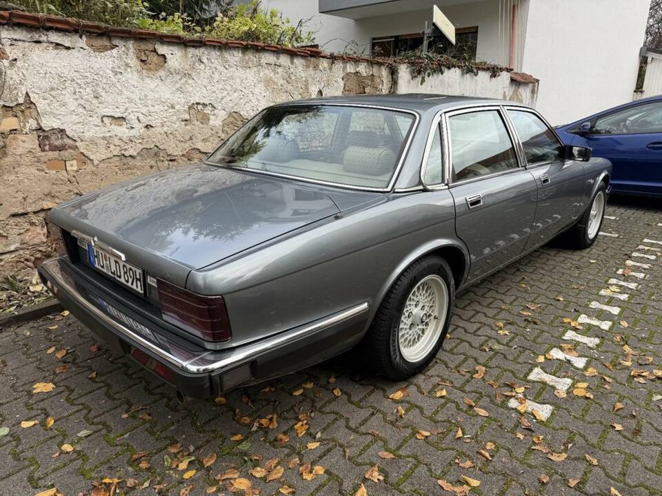 Bild 7/8 von Jaguar Sovereign 3.6 (1989)