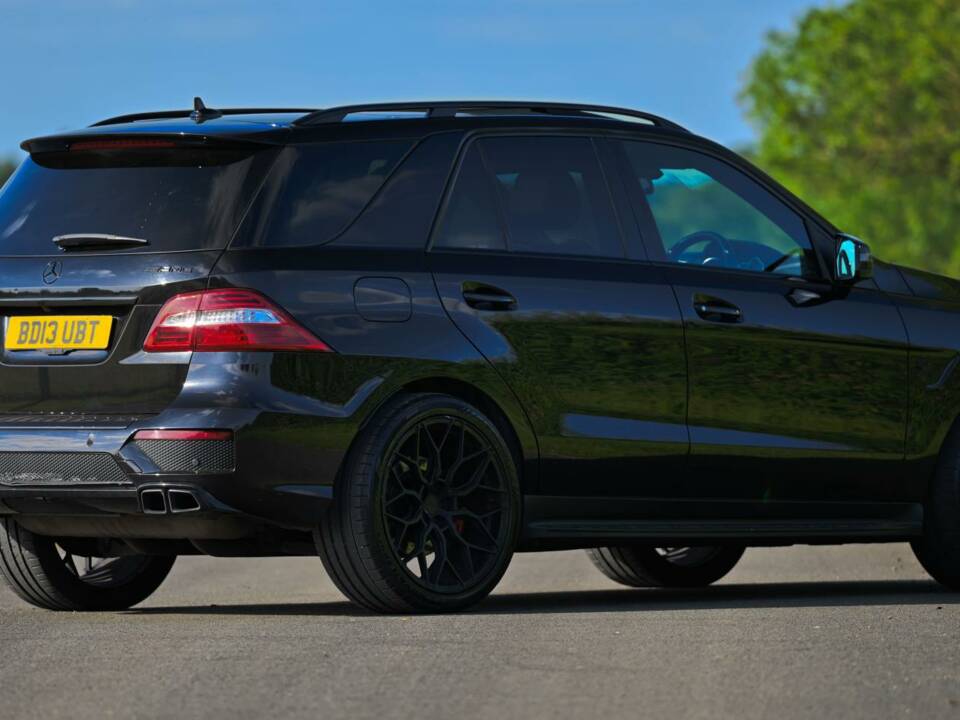 Image 14/49 of Mercedes-Benz ML 63 AMG (2013)