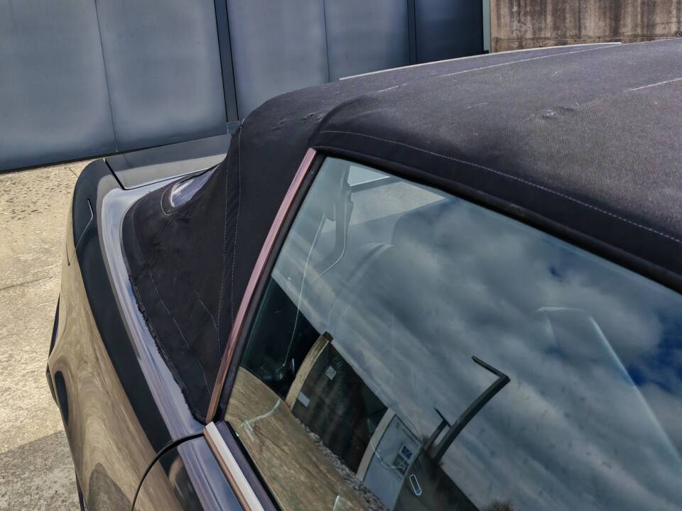 Image 19/42 of Mercedes-Benz 300 SL-24 (1992)