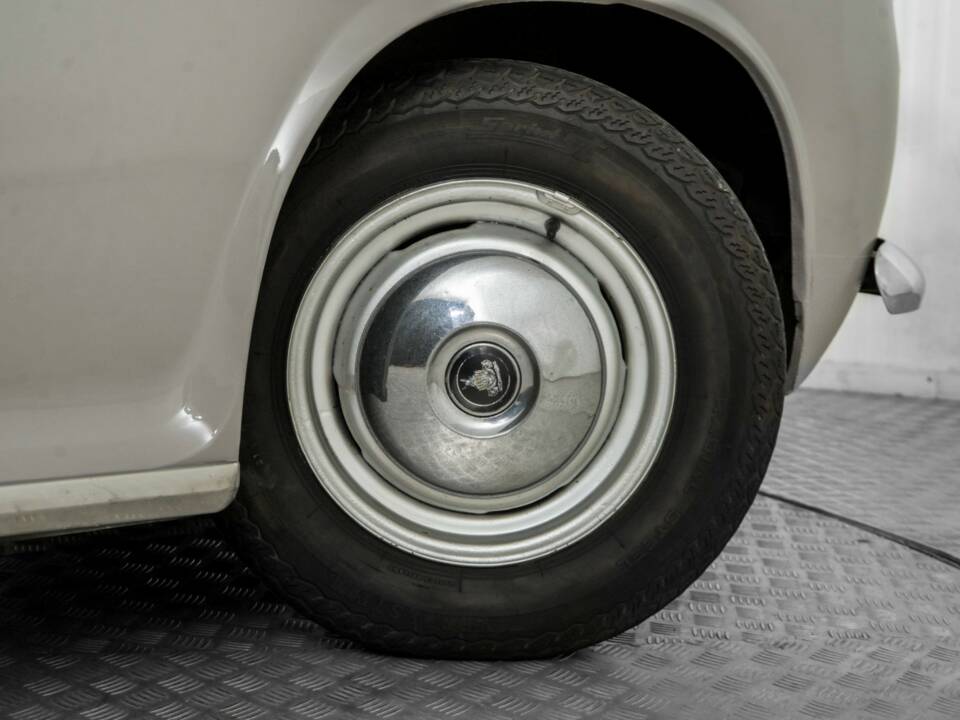 Image 46/50 de Rover 100 (1962)