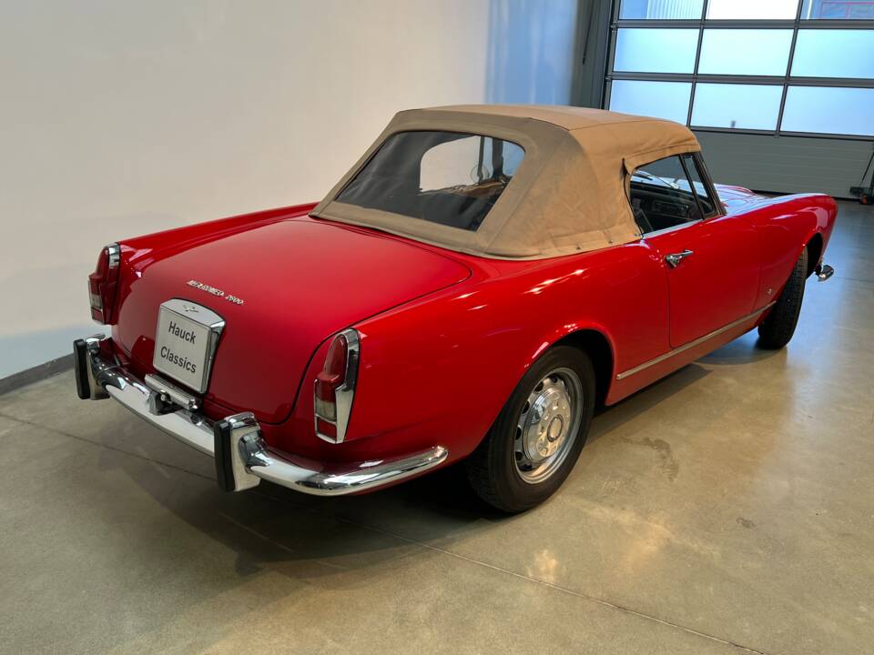 Imagen 4/38 de Alfa Romeo 2600 Spider (1964)