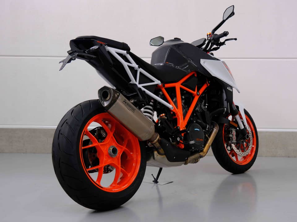 Image 72/83 of KTM 1290 Super Duke R (2018)