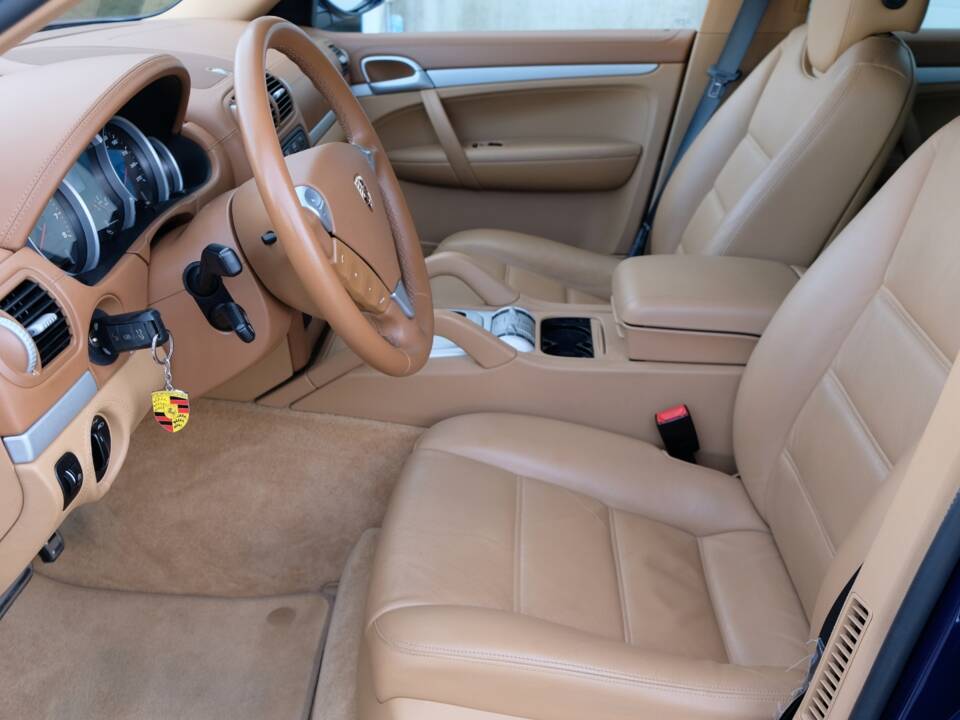 Immagine 57/70 di Porsche Cayenne S (2007)