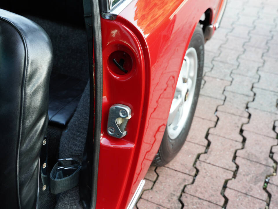Image 34/50 of Porsche 912 (1966)