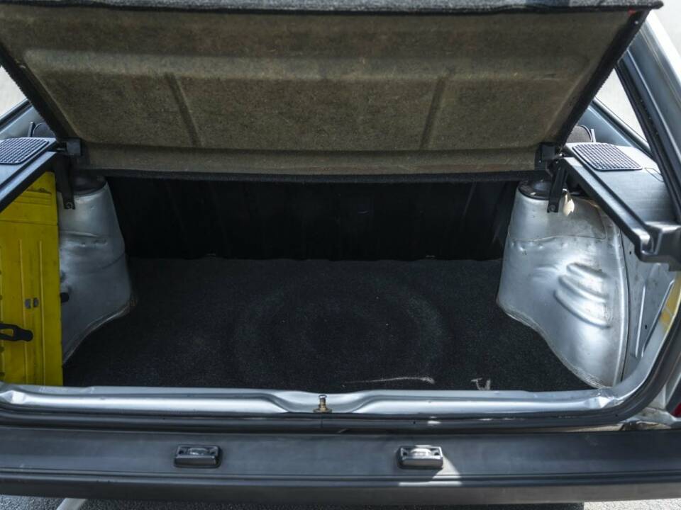 Image 10/15 of Volkswagen Polo II Coupe 1.0 (1982)