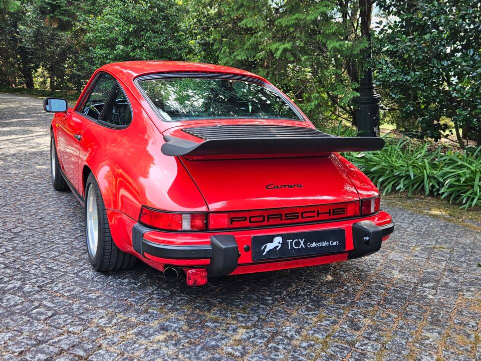 Immagine 4/37 di Porsche 911 Carrera 3.2 (1985)