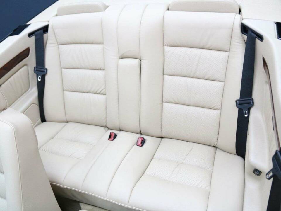 Bild 17/30 von Mercedes-Benz 300 CE-24 (1993)