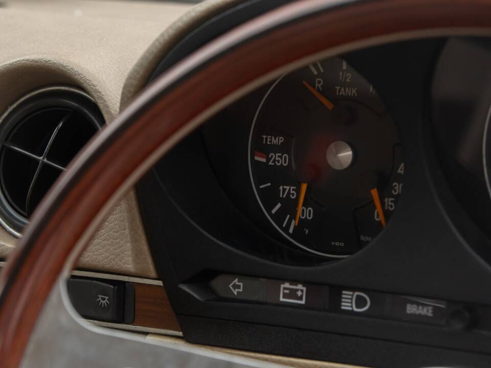 Bild 19/50 von Mercedes-Benz 350 SL (1979)