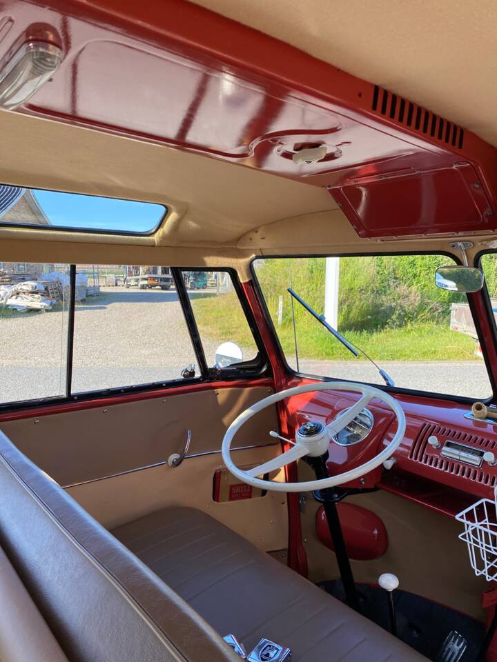 Immagine 36/61 di Volkswagen T1 Samba 1.2 (1958)