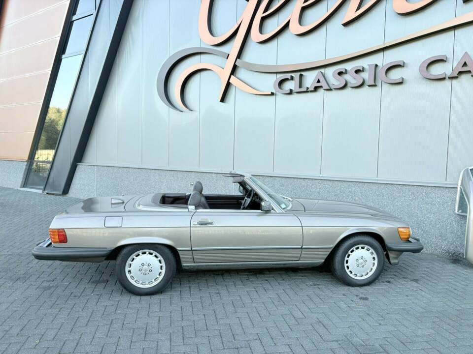 Image 13/50 of Mercedes-Benz 560 SL (1987)