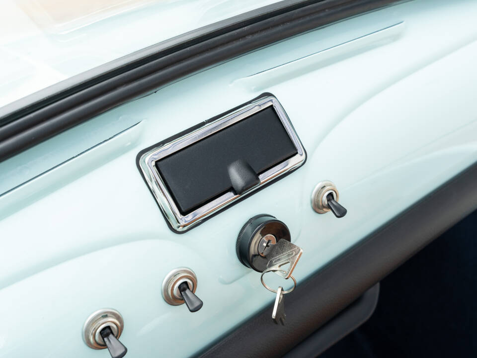 Image 55/72 of FIAT Ghia 500 Jolly (1968)