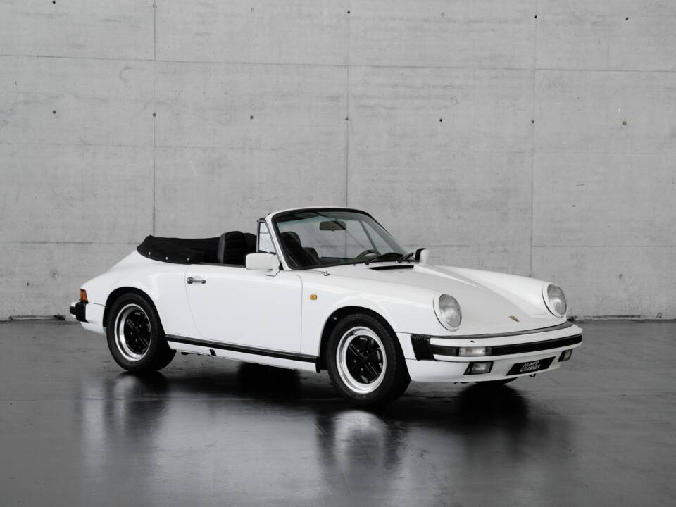 Image 8/46 de Porsche 911 Carrera 3.2 (1984)