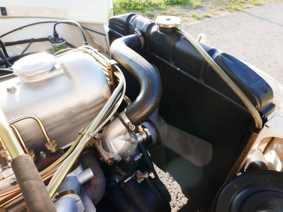 Imagen 42/56 de Mercedes-Benz 220 SE b (1962)