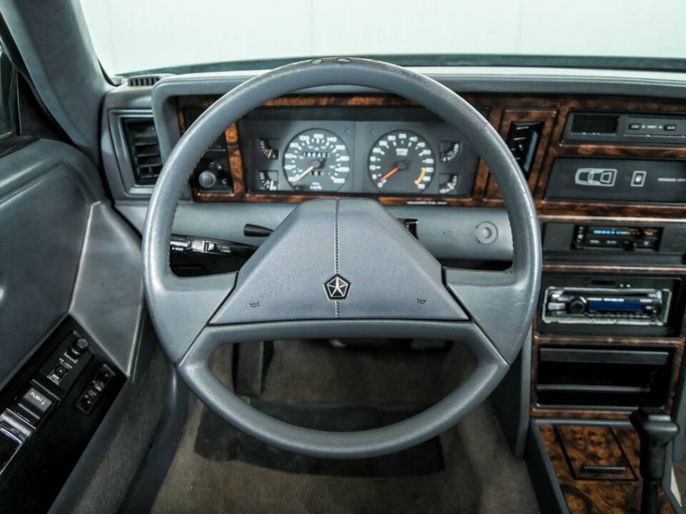 Bild 8/50 von Chrysler Le Baron 2.5 Turbo (1988)
