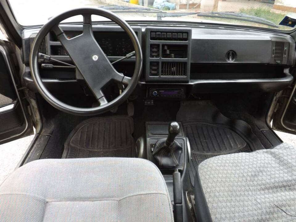 Afbeelding 18/50 van Lancia Delta (1984)