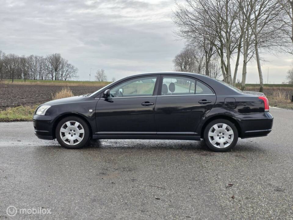 Imagen 3/35 de Toyota Avensis 1.8 VVT-i (2003)