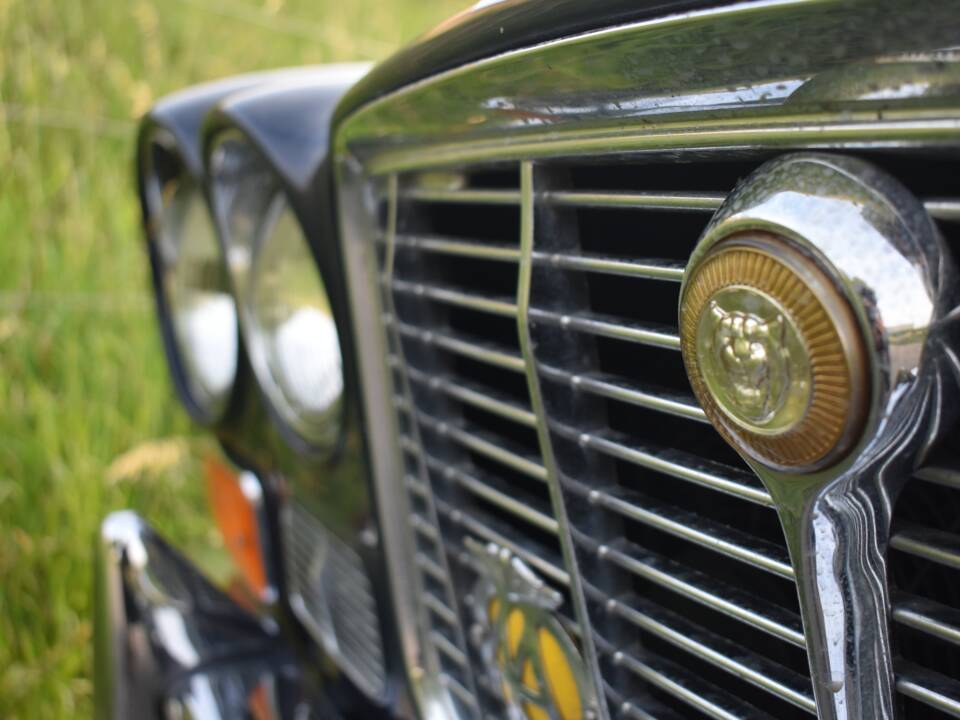 Bild 15/37 von Jaguar XJ 6 4.2 (1972)