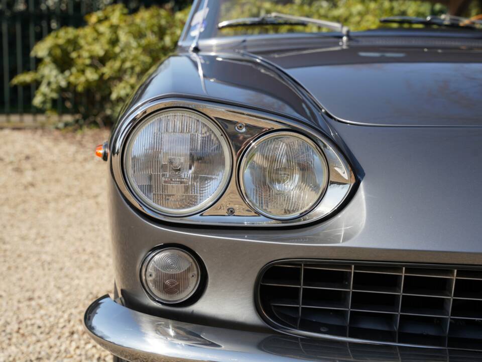 Image 21/50 of Ferrari 330 GT 2+2 (1965)
