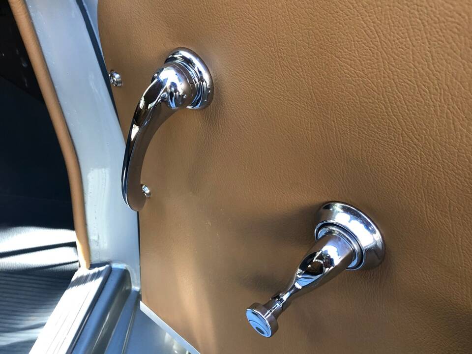 Image 29/46 of Mercedes-Benz 190 SL (1955)