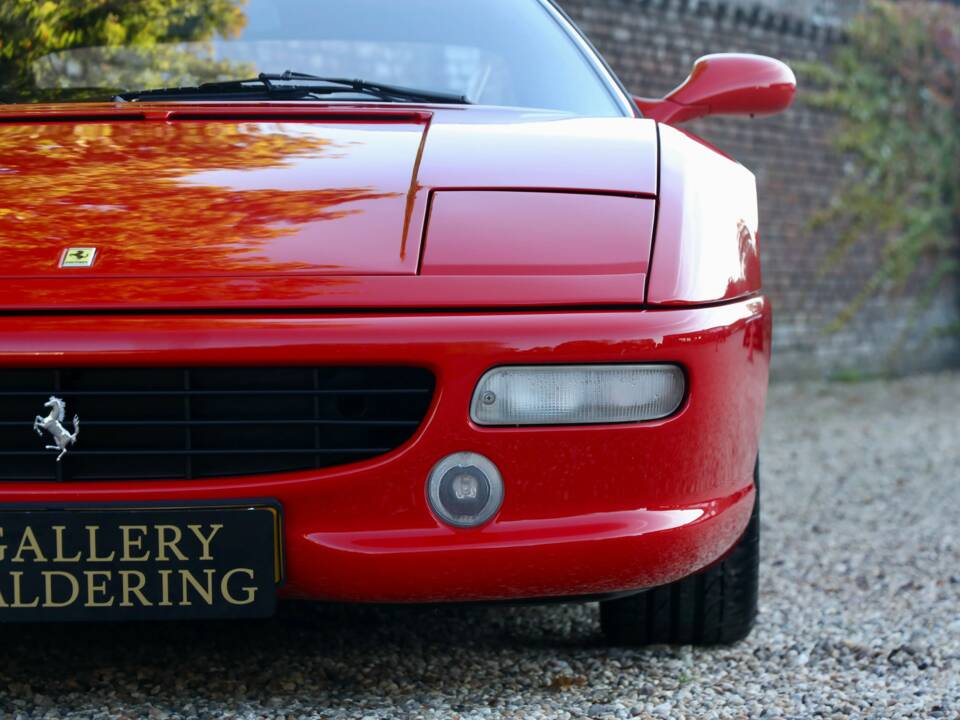 Image 27/50 de Ferrari F 355 Berlinetta (1996)