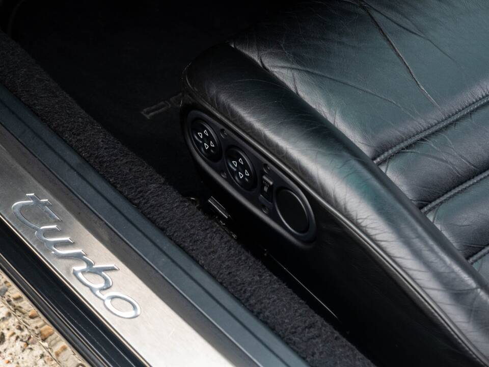 Bild 26/33 von Porsche 911 Turbo 3.6 (1993)