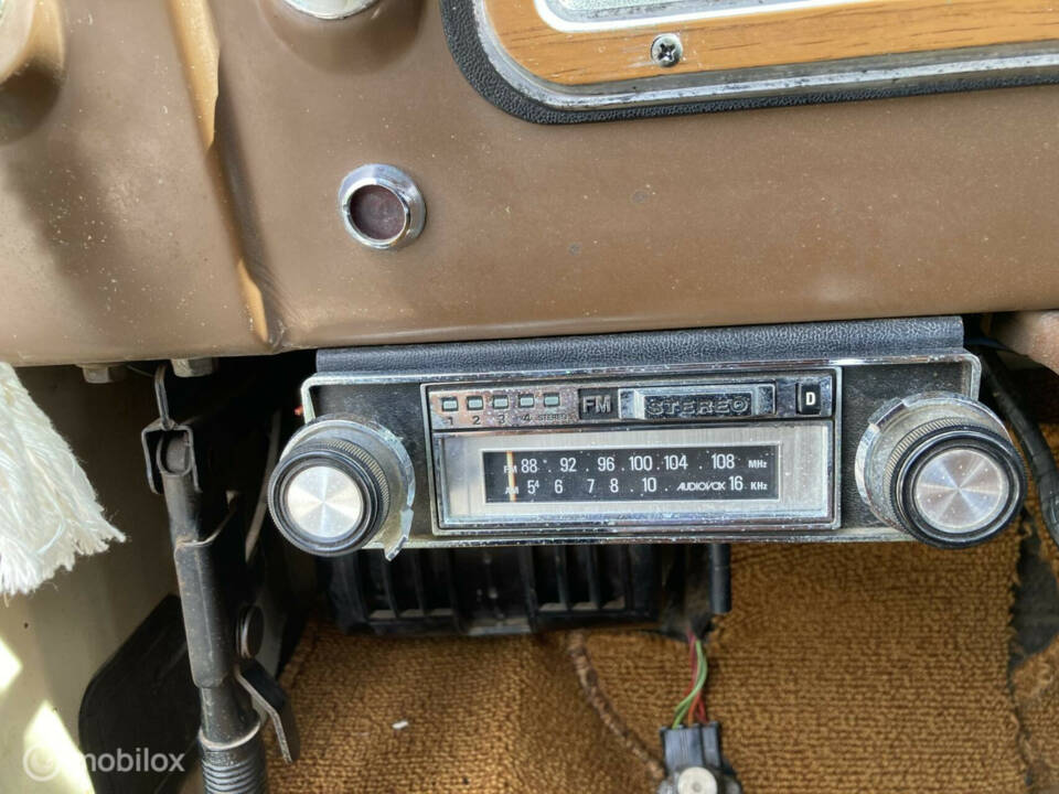 Image 48/50 of Ford Econoline E 300 (1971)