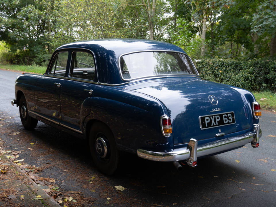 Immagine 4/17 di Mercedes-Benz 219 (1956)