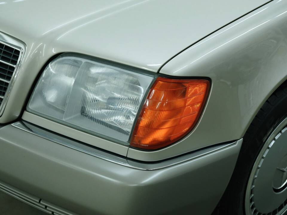 Bild 21/50 von Mercedes-Benz 300 SE (1992)
