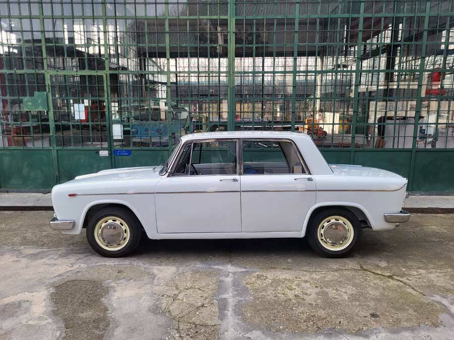 Image 2/39 of Lancia Fulvia 2C (1965)