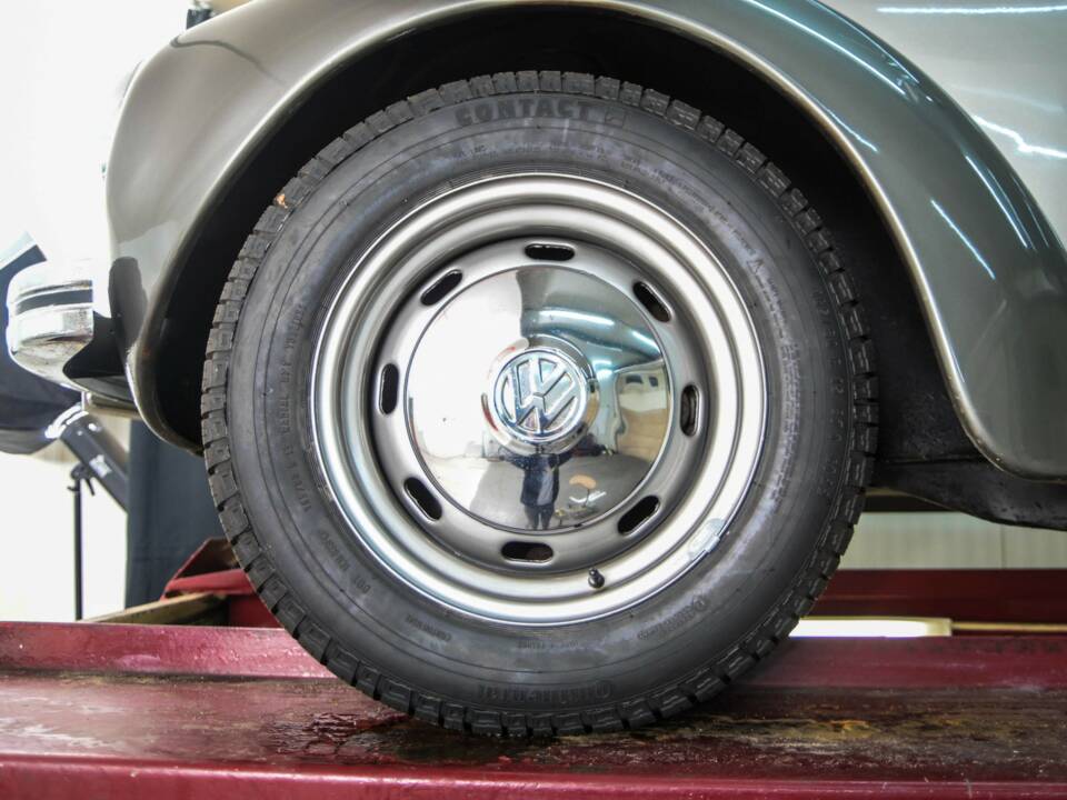 Image 45/50 of Volkswagen Beetle 1303 LS (1971)